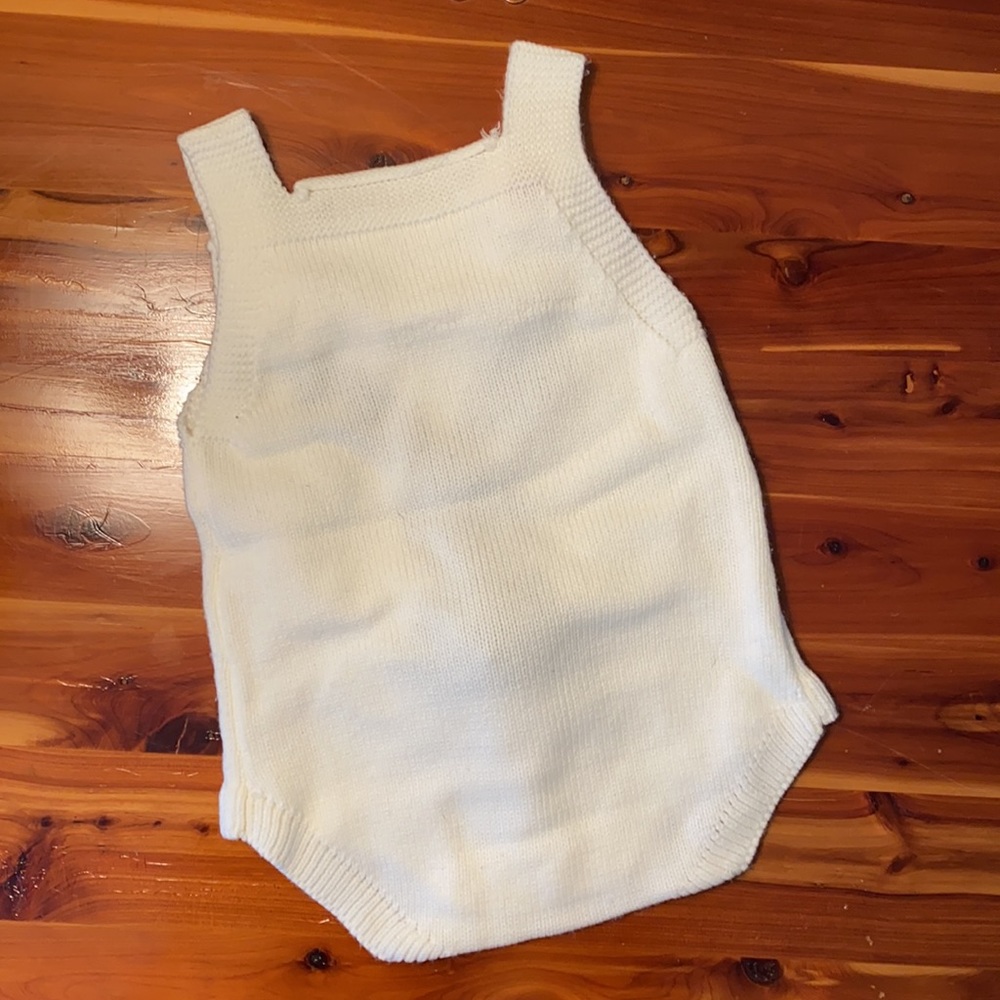 Girls size 70 Bunny Rabbit Romper with a Ball Tail that sticks out - Picture 5 of 6